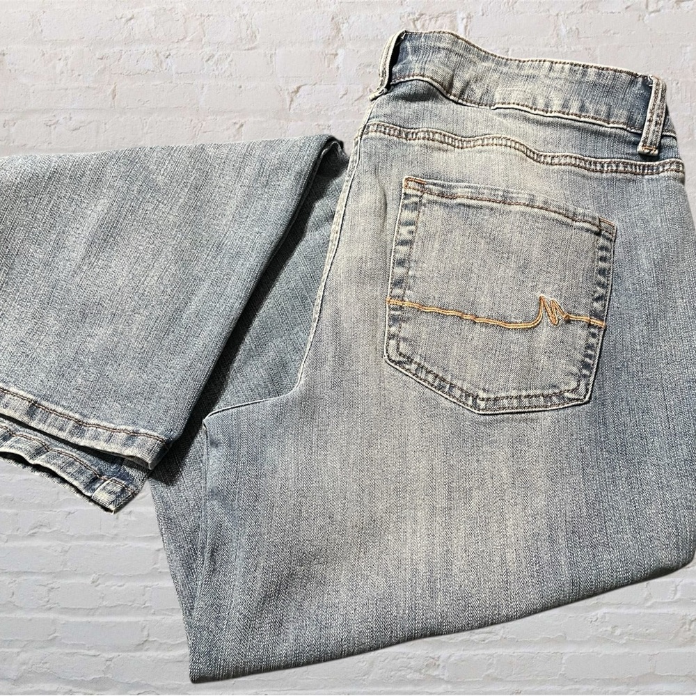Maurices Straight Leg Mid Rise Jeans